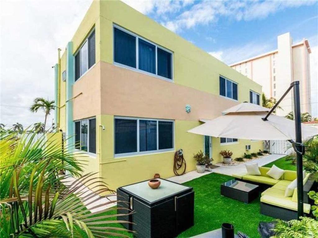 Hollywood Beachfront House Екстериор снимка